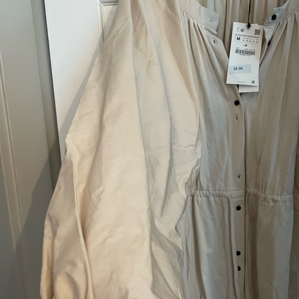 Zara dress with balloon sleeve - Picture 6 of 6